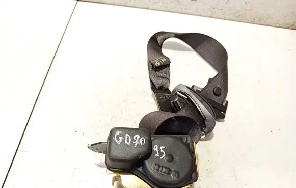 Cadillac SRX Rear seatbelt