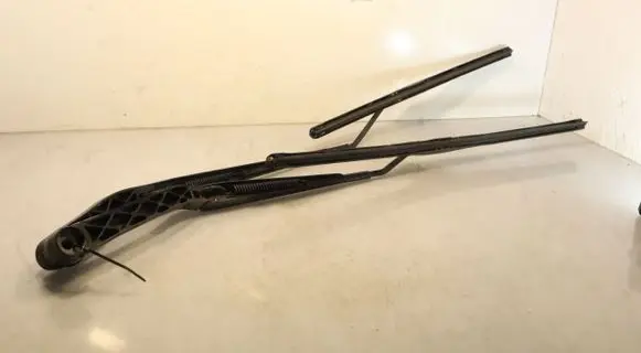 Opel Insignia A Front wiper blade arm