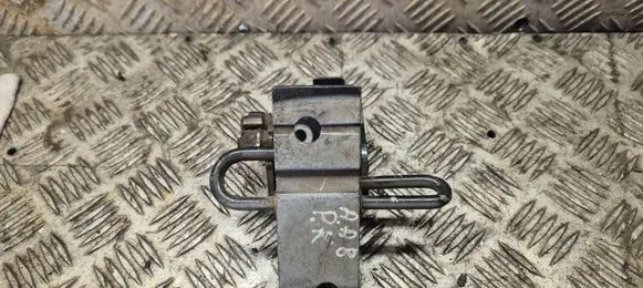 Audi A8 S8 D2 4D Front door lower hinge 4D0831411