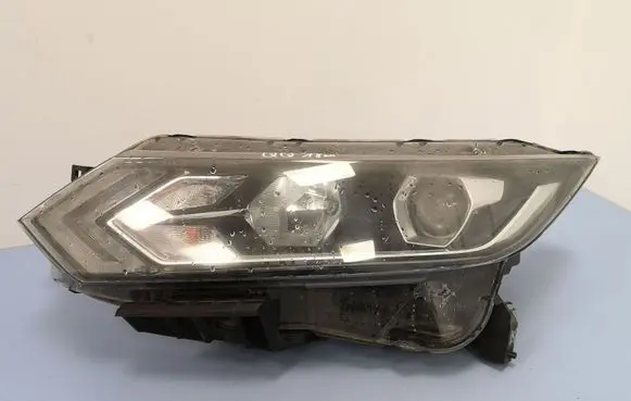 Nissan Qashqai Headlight/headlamp 10019009