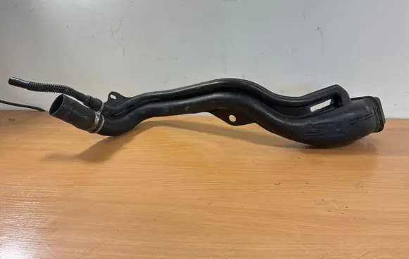 Renault Megane II Fuel tank filler neck pipe 8200267450 8200208923
