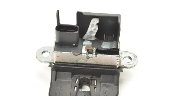 Volkswagen Golf VI Tailgate lock latch 5K0827505C