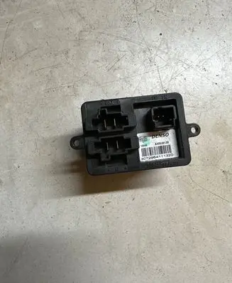 Renault Captur Heater blower fan relay A43002100 3072964111320