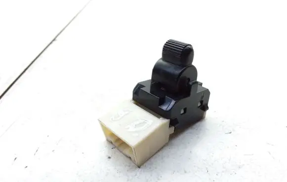 Subaru Impreza I Electric window control switch