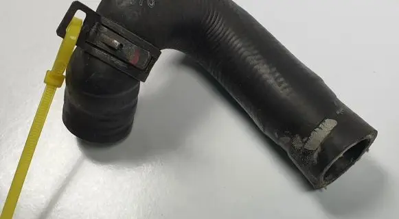 Mercedes-Benz CLS C218 AMG Engine coolant pipe/hose