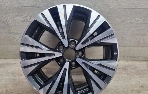 Nissan X-Trail T33 R18 alloy rim 6RA3A