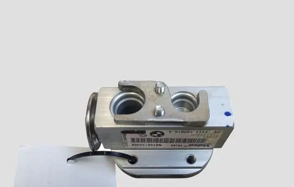 BMW 1 F20 F21 Air conditioning (A/C) expansion valve T1012980H 64119289832 670825CC