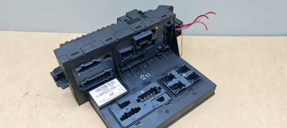 Mercedes-Benz E W211 Fuse module 2115453001