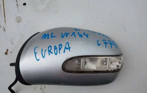 Mercedes-Benz ML W164 Front door electric wing mirror 