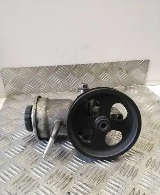 Toyota Corolla Verso AR10 Power steering pump
