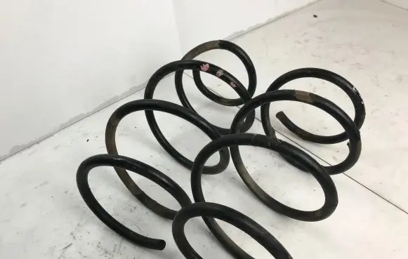BMW 5 E39 Front coil spring