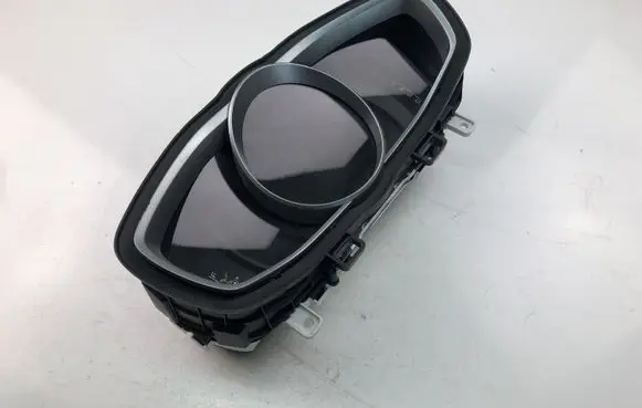 Volvo V40 Speedometer (instrument cluster) 31665045