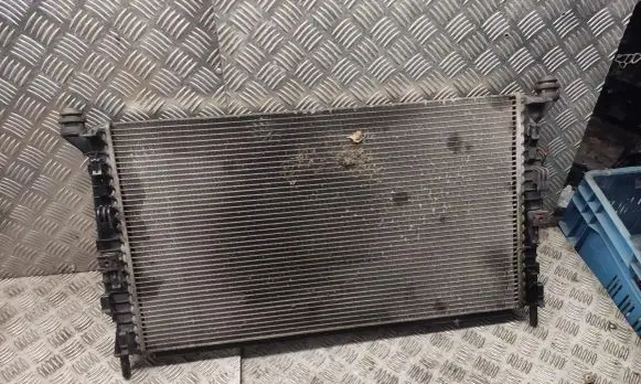 Volvo V50 Coolant radiator 3m5h8005tj