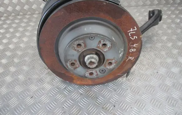 Porsche Cayenne (92A) Front wheel hub spindle knuckle 