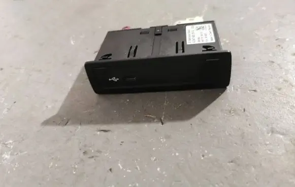 Mercedes-Benz A W177 AMG USB socket connector A2478203902