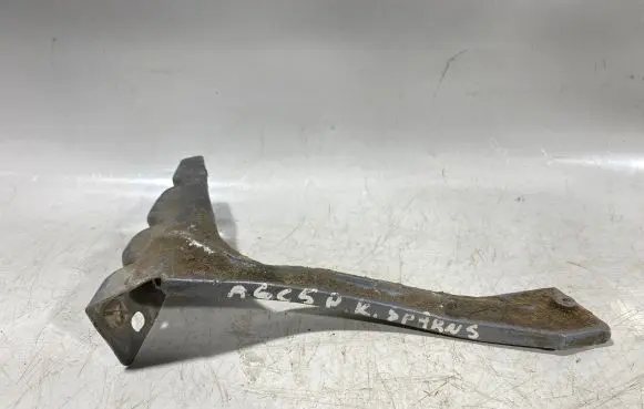 Audi A6 S6 C5 4B Front splash guards bracket 4b0921106a