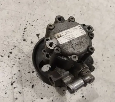 Peugeot 406 Power steering pump 9640830580
