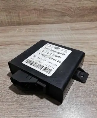 Mercedes-Benz E W210 Light module LCM A2108206426 5LA00750803