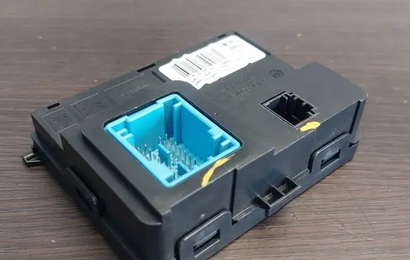 Peugeot 308 Climate control unit 9832228080 E1172710A