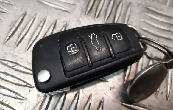 Audi A6 S6 C6 4F Ignition key/card 4F0837220N