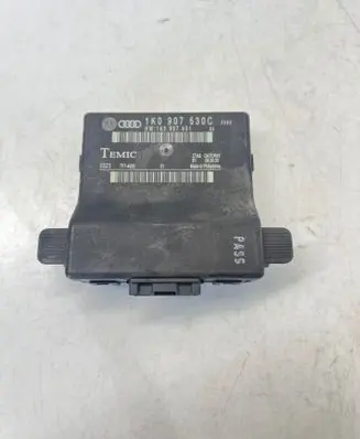 Volkswagen Golf V Gateway control module 1K0907530C 1K0907951