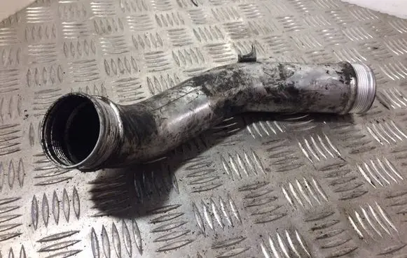 Intercooler hose/pipe
