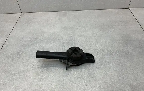 Audi Q5 SQ5 8R Radiator mount bracket 8K0805201