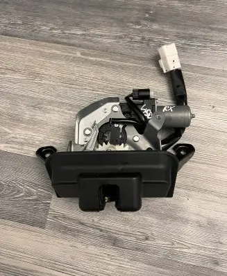Lexus RX 450H Tailgate/trunk/boot lock/catch/latch T9161351B 1638000770