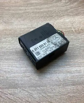 Mercedes-Benz E W211 Alarm control unit/module A2118209126 USED WITHPLUG