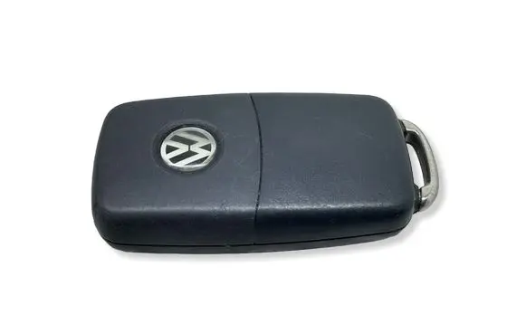 Volkswagen Jetta VI Ignition key/card 5K0837202AD