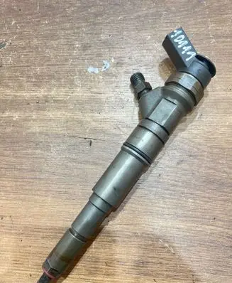 BMW 5 E60 E61 Fuel injector 0445110209 7794435