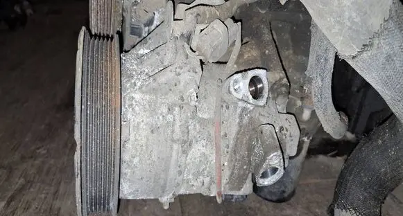 Toyota Yaris Air conditioning (A/C) compressor (pump) 