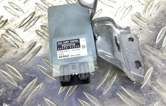 Lexus RC Fuel level meter relay 8957053030 1049935220