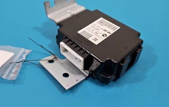 KIA Stinger Central body control module 95300-J5000 IMPRK1521149