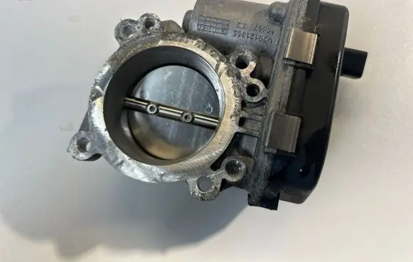 Audi Q3 F3 Throttle valve 04E133062T V29073596 077111119