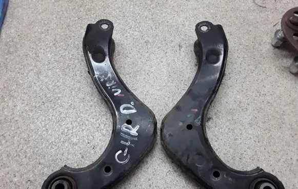 Toyota C-HR I Rear upper control arm/wishbone