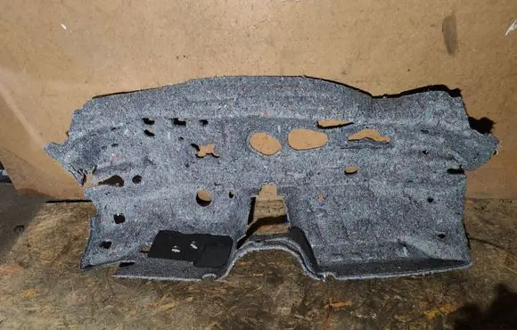 Ford Fusion II Sound insulation of firewall 