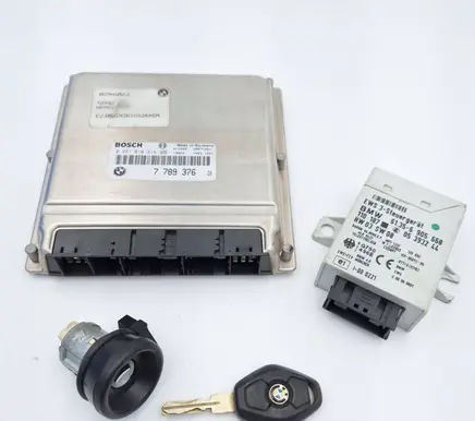 BMW 5 E39 Engine ECU kit and lock set 7789376 DDE4.0 EWS3