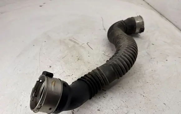 Infiniti QX30 Intercooler hose/pipe 1051496S02 A2465200001