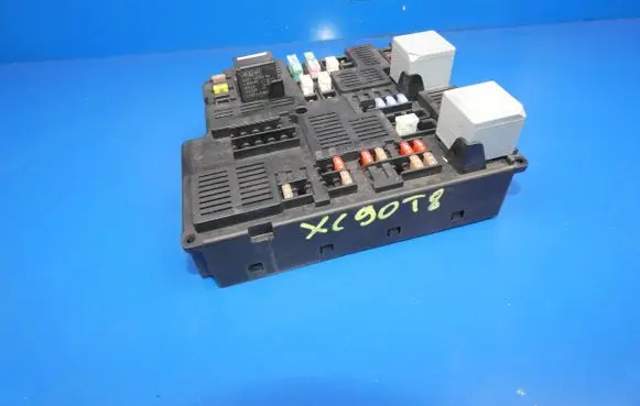 Volvo XC90 Fuse module 31473588 16025