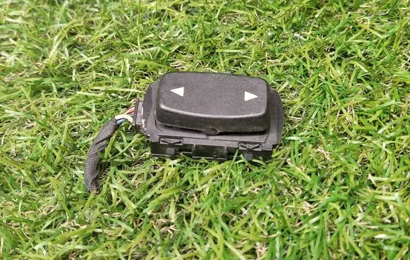 BMW 1 E82 E88 Seat control switch 6935253