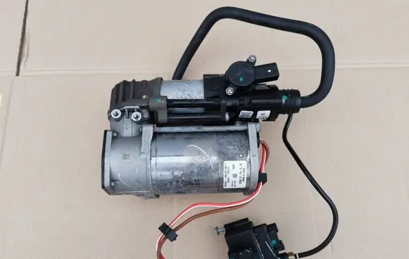 BMW 4 G22 G23 G24 G26 Air suspension compressor/pump 6894450-BAX 10R056089 6894450