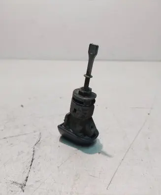 KIA Ceed Front door lock (next to the handle) 