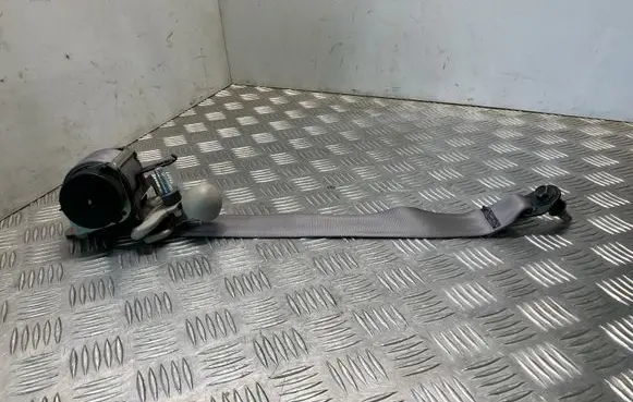 Nissan Cube Z12 Rear seatbelt 618073201Z 6162242