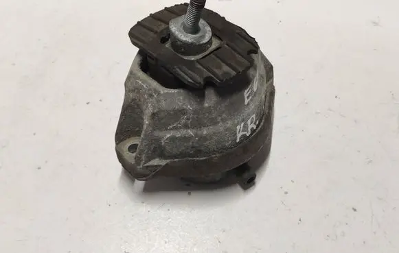 Engine mount bracket