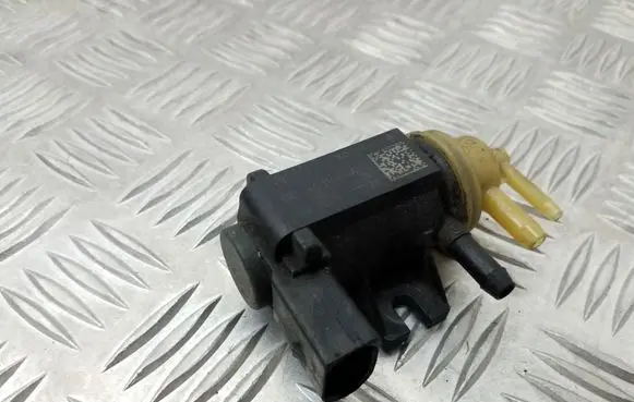Volkswagen Golf VI Turbo solenoid valve 1K0906627B