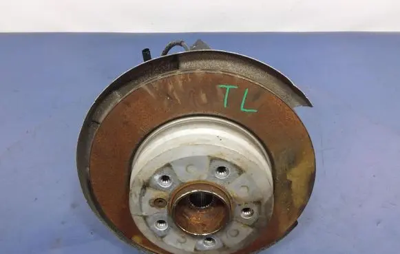 BMW X6M F86 Front wheel hub spindle knuckle 6877217