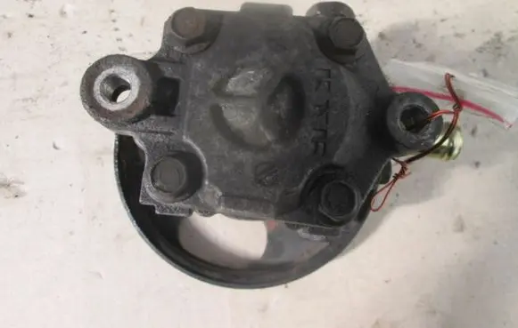 Mitsubishi Colt Power steering pump