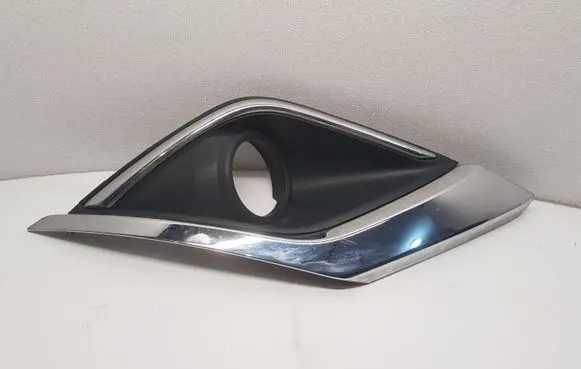 Mitsubishi Outlander Front fog light trim/grill 6400H702