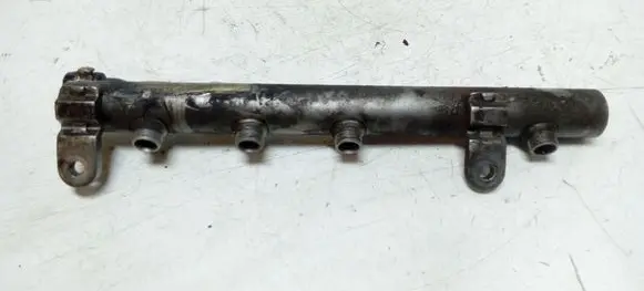 Mercedes-Benz C W203 Fuel main line pipe 6420700495